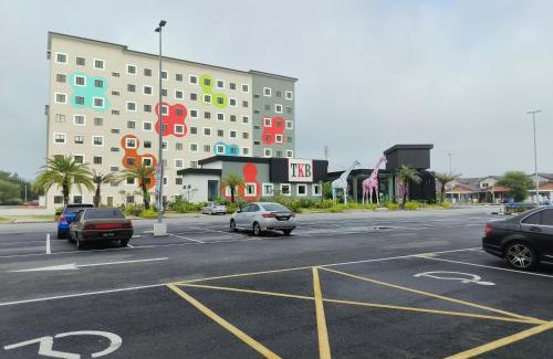 Bota Hotel | Budget-Friendly Family Retreat at Soho LESTARI