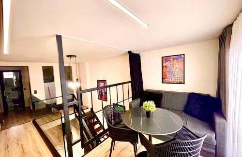 Alexandroupoli Apartment | Discover SoHo Loft: Family-Friendly Stay with 9.8 Rating
