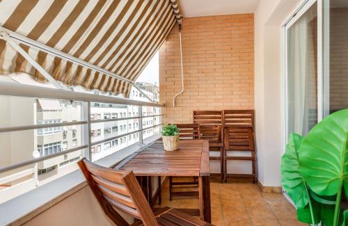 Plaza de Toros Vieja Apartment | Elegant Soho Riverside Suite Málaga – Pet & Child Friendly