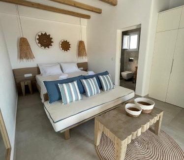 Schinoussa Town Apartment | Indulge at Sohoros Luxury Suites with Oceanfront Amenities