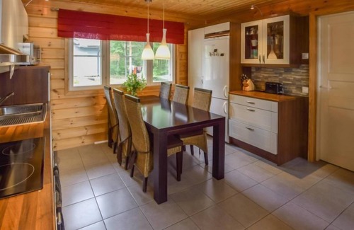 Savonlinna House | Escape to Sointukallio: Lake View & Spa Retreat Awaits
