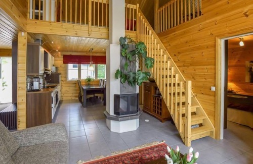 Savonlinna House | Escape to Sointukallio: Lake View & Spa Retreat Awaits