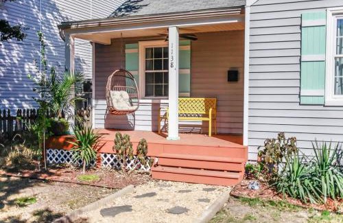 Willoughby Spit House | Cozy Sojourn Coastal Cottage: Pet Friendly 3 BR Retreat