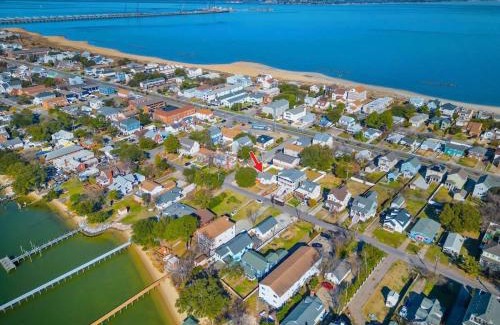 Willoughby Spit House | Cozy Sojourn Coastal Cottage: Pet Friendly 3 BR Retreat