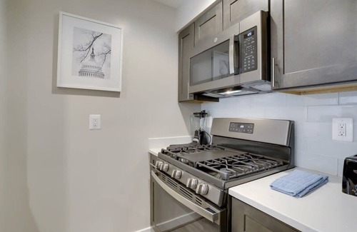 Radnor - Fort Myer Heights Apartment | Relaxing Getaway at Courtland Towers with Spa & Family-Friendly Amenities
