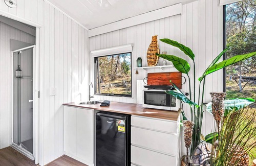 Googong House | Tranquil Getaway at Sojourn Solace with Family Amenities