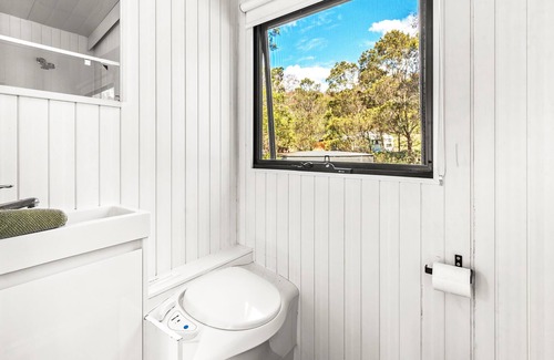 Googong House | Tranquil Getaway at Sojourn Solace with Family Amenities