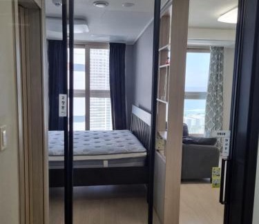 Sokcho Apartment | Family-Friendly Getaway at Sokcho Koaroo Arista Hotel