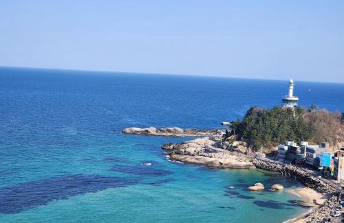 Sokcho Apartment | Oceanfront Bliss at Sokcho Summitbay 1704 with Stunning Views