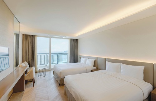 Songgun Resort | Beachfront Bliss at Sol Beach Jindo: Rated 9.2/10