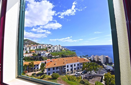 Camara de Lobos Apartment | Oceanfront Retreat: Sol & Mar Camara de Lobos Awaits