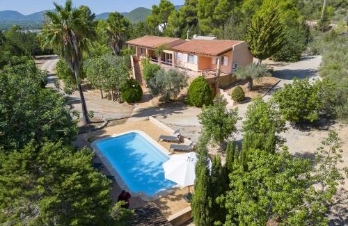 Sant Josep de sa Talaia Villa | Sol Post: Family-Friendly Escape with Pool & 9/10 Rating