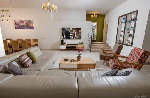 Ein Ya'akov Villa | Experience SOL Villa Loca: Oceanfront Bliss Awaits