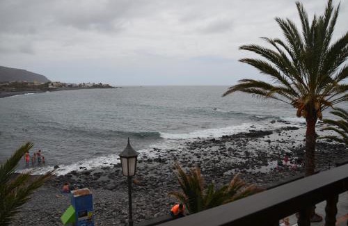 Playa de la Calera Apartment | Tranquil Sol y Playa: Oceanfront Retreat for Families