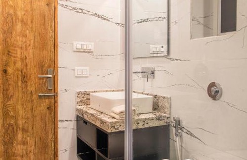 Kumarhatti Bed & Breakfast | Discover Solace Suites - The Himalayan Hometel Experience