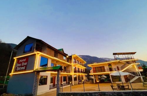 Karnal Hotel | Unforgettable Solank Hotel & Cafe: 4-Star Family Retreat