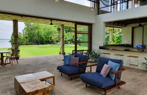 Ekala Villa | Discover Solar Crab: Family-Friendly Hotel with Pool & Breakfast