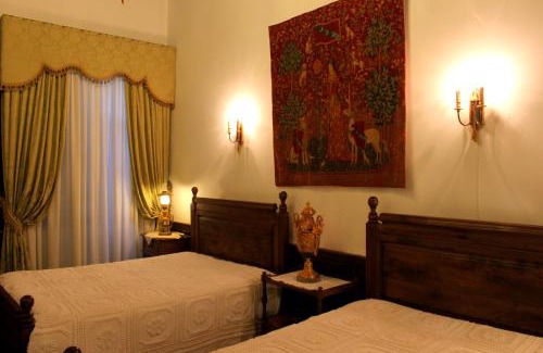 Se House | Discover Solar De Alarcao: Family-Friendly with Pool Access