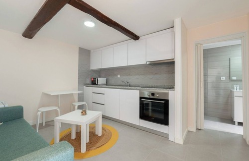 Beijos Apartment | Inviting Riverside Jacuzzi Escape with Spa & Family Amenities