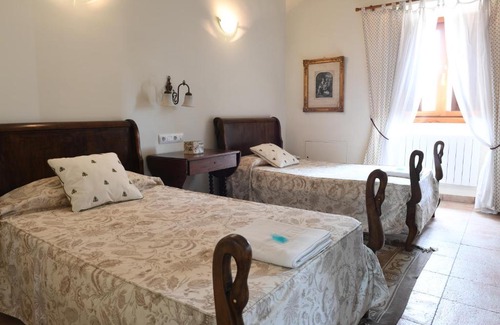 Labastida Apartment | Solar de Quintano: Pet-Friendly Retreat with Breakfast Included