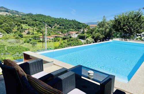 Santa Cruz do Douro House | Relax at Solar do Douro: Ocean View & Saltwater Pool