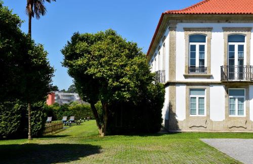 Paco de Sousa House | Discover Solar Egas Moniz: 4-Star Retreat by the Ocean