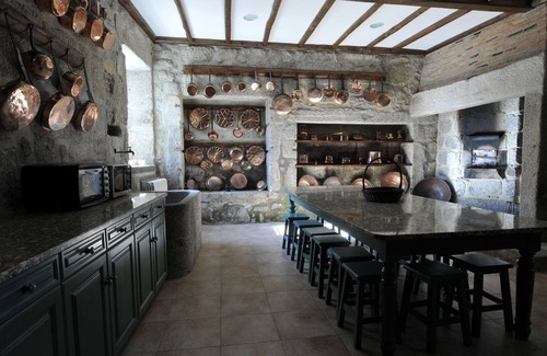 Santo Tirso House | solar magnificent eighteenth century with 9 suites and all modern facilities