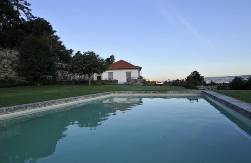 Santo Tirso House | solar magnificent eighteenth century with 9 suites and all modern facilities