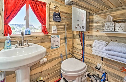 Cortez Apartment | Solar-Powered Tiny Home: Gas Grill & Fire Pit