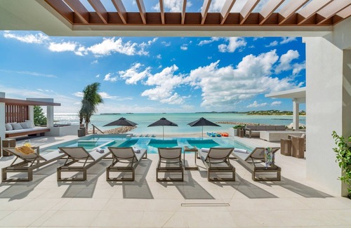 Juba Sound Villa | Experience Solara in Turtle Tail: Oceanfront Paradise Awaits