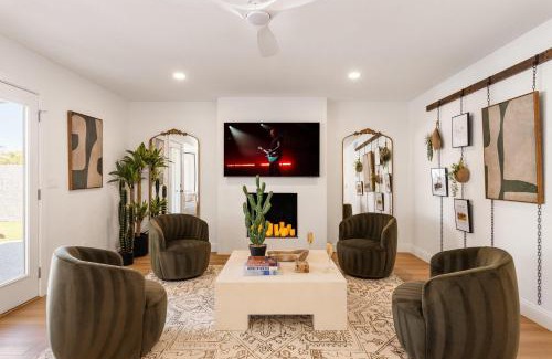 Santiago House | Solara - Pool & Spa - Mins to Scottsdale Quarter