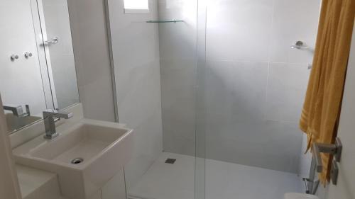 Rio Vermelho Apartment | Relax at Solaris Home: Family-Friendly with Pool & Hot Tub