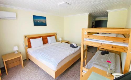 Balatonfoldvar Hotel | Discover Solaris Hotel: Family-Friendly Stay with Hot Tub