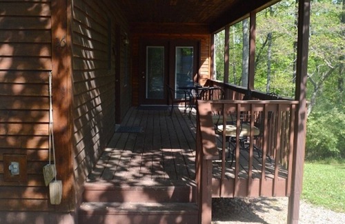 Eckerty Cabin | Lakefront Cabin 16 with Pool & Spa in Southern Indiana
