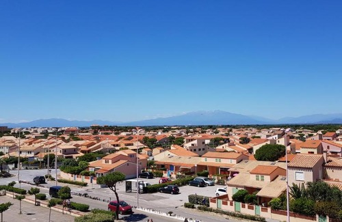 Le Barcares Apartment | Discover Solarium: Pet-Friendly Stay with Breakfast Options