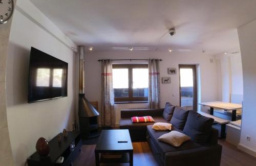 Incles Apartment | Charming Soldeu Paradis Solneu: Pet & Child Friendly Stay