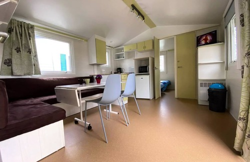 Puybrun House | Relax at Campsite La Sole - Mobile Home for Family Getaways