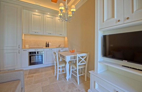 Vinci Apartment | Top-Rated Sole di Vino 1 - Relaxing Holiday Home in Vinci
