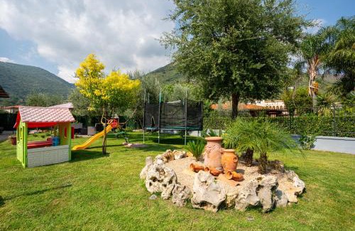 Fondi House | Family-Friendly Sole e Luna OPEN SPACE with Kitchen & Breakfast