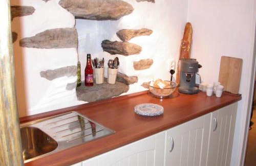 San-Giovanni-di-Moriani Apartment | Oceanfront Sole e Ventu: Family-Friendly with a 9/10 Rating