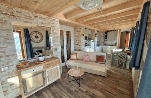 Maccagno Apartment | Discover Sole & Lago-Lake: Oceanfront Oasis with Spa