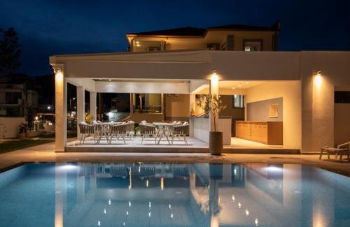 Skala Potamias House | Relax at Sole Mare: Oceanfront Oasis with Pool Access