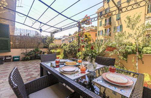 Carignano Apartment | Seaside Retreat: Central Location with Fast Wi-Fi!