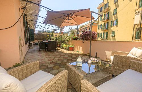 Carignano Apartment | Seaside Retreat: Central Location with Fast Wi-Fi!
