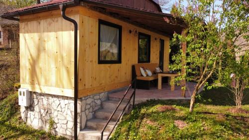 Republika Srpska Apartment | Inviting Sole Tiny House: Guest Rated 9.8, Family-Friendly Stay