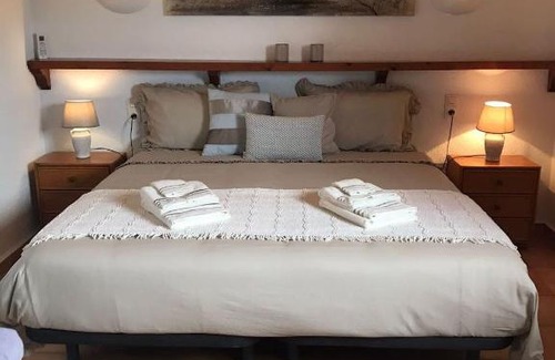 El Tosalet Bed & Breakfast | Discover Soleil B&B: Pet-Friendly Stay with Breakfast