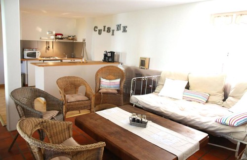 Donnazac House | Inviting Soleil Double Room with Private Bathroom & Pool