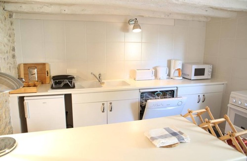 Donnazac House | Inviting Soleil Double Room with Private Bathroom & Pool