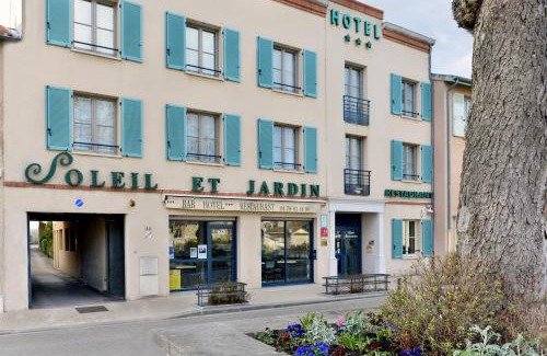 Solaize Hotel | Pet-Friendly Soleil et Jardin with Restaurant and Breakfast