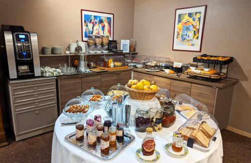 Solaize Hotel | Pet-Friendly Soleil et Jardin with Restaurant and Breakfast